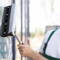 Nettoyage et lavage des vitres : liste des prestations et tarifs